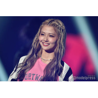 フォーエイト48あみか「レイヤーカット復活」に絶賛の声「色も髪型も似合いすぎ」「別人級」