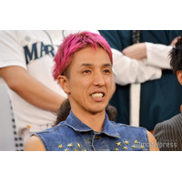 元2700ツネ、新車披露で家族顔出しドライブ「装備すごい」「子どもたちそっくり」と反響