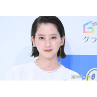 2児の母・河北麻友子、美脚際立つふわふわボリュームドレス姿公開「お姫様みたい」「スタイル良すぎ」の声