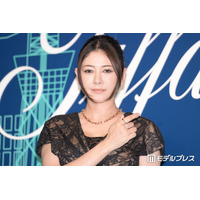 真木よう子、0歳娘の姿公開「ぷくぷくの手が可愛い」「癒される」と反響