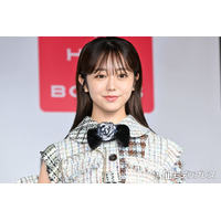 峯岸みなみ「顔の周り短くしたいって初めて言いました」新ヘアで雰囲気ガラリ「小顔が際立ってる」「真似したくなる」と絶賛の声