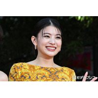 出口夏希、キャミワンピから美デコルテ輝く「透明感すごい」「女神」と絶賛の声