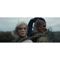 「存在感がすごかった」エル・ファニングが語る、主人公デク役俳優『プレデター：バッドランド』