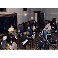 never young beach、新曲「愛の星屑を」リリース｜フジロックに3年ぶり出演へ