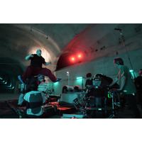 Snow Man目黒蓮、重さ8kgの“ふくよかな坂本”特注特殊メイク姿で軽やかアクション披露 実写「SAKAMOTO DAYS」メイキング解禁