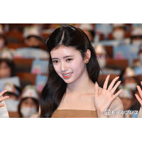 NiziUリマ、雪景色の中でのショートヘアスタイル披露「綺麗めお姉さんで素敵」「めちゃくちゃ新鮮で斬新」とファン歓喜