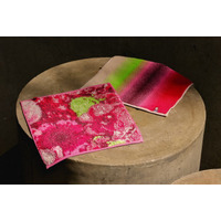 ファミマ、ニコライ バーグマンとの初コラボハンカチ登場 母の日ギフトにも最適な花柄＆グラデーション