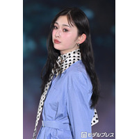 ゆうちゃみ、ドット×ストライプの柄コーデ着こなし「オーラ半端ない」「真似したい」と反響【ガルアワ2026SS】