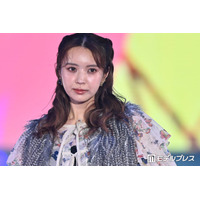 小林由依、ガーリーなレイヤードスタイルに釘付け「スタイルの良さ際立つ」「何でも似合う」と反響【ガルアワ2026SS】