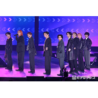 超特急、ブラック統一コーデで堂々5曲披露 タカシの“全力変顔”に会場沸く【ガルアワ2026SS】