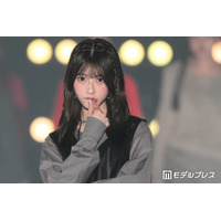 AKB48千葉恵里、ミニスカから美脚スラリ 後輩2人とのディズニー満喫ショットに「スタイルが良すぎて衝撃」「後輩と仲良しで尊い」の声