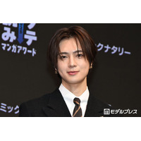 INI佐野雄大、OCTPATH＆MAZZELメンバーと「ギリギリ夜桜」鑑賞ショットに反響「カッコよすぎる3人」「ほぼ変装してなくてビックリ」