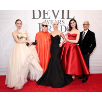 レディー・ガガ、サプライズ登場！メリル＆アンら“アイコン”が集結『プラダを着た悪魔２』ワールドプレミア