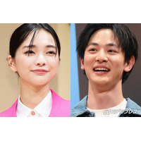 「風、薫る」見上愛＆小林虎之介ら、手繋ぎオフショットに「本当の家族みたい」「お似合い」反響続々