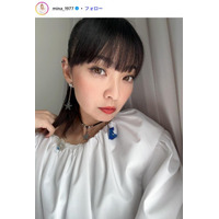 MAX・MINA、ニーハイブーツから美脚チラリ「スタイル良すぎ」「脚長い」の声