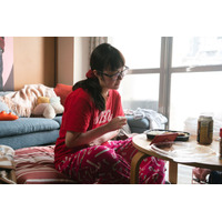 黒木華“限界オタクな素顔”、南沙良“妊婦役初挑戦”！『マジカル・シークレット・ツアー』場面写真