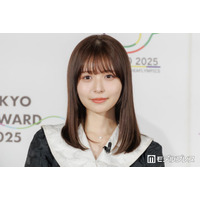 長濱ねる、美脚際立つプールサイドショット披露に反響「透明感すごい」「膝下長くて驚き」