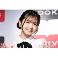 元AKB48福留光帆、美脚映えるミニスカコーデ多数公開「バランスが完璧」「ラインが綺麗すぎる」と絶賛の声