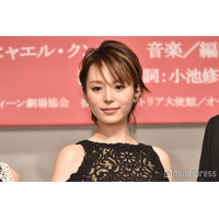 平野綾、美脚輝くショーパンで9年ぶり始球式に登場「引き締まった脚が綺麗」「ユニフォーム似合う」と絶賛の声