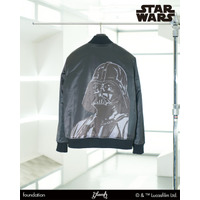 ダースベイダー、グローグーデザインも「スター・ウォーズ」アウターからヘッドウェアまで7アイテム発売