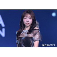 FRUITS ZIPPER櫻井優衣、透け感コーデでオーラ全開 笑顔封印ランウェイに釘付け【オキコレ2026】