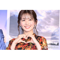 久間田琳加、大胆背中開き夏コーデ公開「ヘルシーな色気が素敵」「バックショットに見惚れる」と絶賛の声