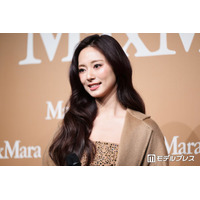 TWICEツウィ、ノースリ姿にファン悶絶「タトゥーシール？」「透き通るような美肌憧れる」