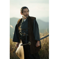 『黒牢城』10億円突破！黒沢清監督史上最高興収　本木雅弘「きっと村重も驚いている」  本編冒頭映像が初公開