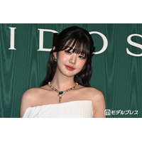 IVEウォニョン、美ウエスト全開のミニ丈ユニフォーム姿公開「女神ボディ」「完璧なスタイルにため息でる」の声