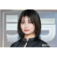 吉川愛、ノースリーブドレス姿に絶賛の声「見惚れちゃいます」「肌綺麗すぎる」