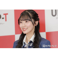 AKB48佐藤綺星、ノースリミニワンピから美脚スラリ「モノトーンで大人可愛い」「透明感レベチ」と反響