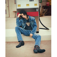 GUESS、Stray Kidsヒョンジンを起用したFall 2026 グローバルキャンペーンを発表。期間限定のワークショップも