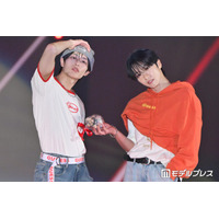 KO1KEYZ・RYOGA＆SIYOUNG「ガルアワ」初登場でペアランウェイ リンクコーデで息ぴったりポーズ【ガルアワ2026A/W】