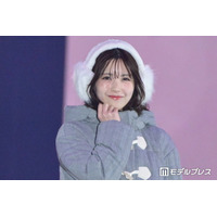 乃木坂46筒井あやめ、イヤーマフ×レッグウォーマーの冬コーデ 愛らしい笑顔に「冬の妖精みたい」「天使すぎる」の声【ガルアワ2026A/W】