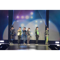 NCT WISH、笑顔溢れる爽やかパフォーマンスで会場熱狂「ガルアワ」出演に喜び「めちゃくちゃ楽しみにしてました！」