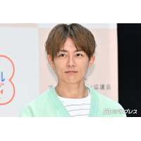 杉浦太陽、帰宅時の脚にへばりつく次女・夢空ちゃんショットが話題「仕事終わりの最高の癒やしですね」「すぽっとハマってて可愛い」