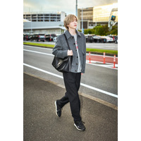 なにわ男子・道枝駿佑「ヴァレンティノ」ルック纏い羽田空港登場
