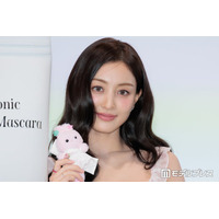 TWICEジヒョ、スラリ引き締まった美ウエスト際立つへそ出しコーデ披露「スタイル良すぎ」「まさに女神降臨」の声