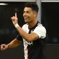 ロナウド、鬼腹筋と3億円高給級車ブガッティをSNSで自慢 画像