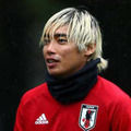 コロナから復活の伊東純也、練習での「鮮やかヒールシュート」 画像