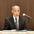 記者会見する日本郵便の衣川和秀社長＝22日、東京都内