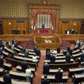 天皇陛下を迎えて開かれた第208通常国会の開会式＝17日午後、参院本会議場