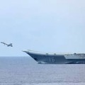 戦闘機などが発着した中国海軍の空母「遼寧」＝7日、沖縄県南方の太平洋（防衛省提供）