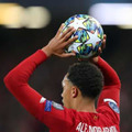 サッカーのスローイン廃止！？「キックイン」、オランダ2部で実験も 画像