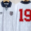 復活希望の襟付きデザイン！イングランド代表「1990イタリアW杯」ユニフォーム 画像