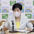 新型コロナウイルスの対策本部会議後、取材に応じる東京都の小池百合子知事＝15日午後、都庁（東京都提供）