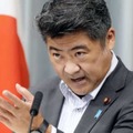 記者会見する木原官房副長官＝26日午後、首相官邸