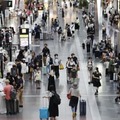 お盆前、早くも帰省や旅行 画像