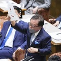 維新・猪瀬氏、脱マスク質問不発 画像