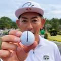 ツアー初優勝へ、飯島宏明が単独首位発進！　好調パットは「ボールの線を自分に向けて置く」!? 画像